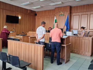 Съдът определи 3000 евро гаранция за Лальо Бичев за отравянето на осемте лешояда