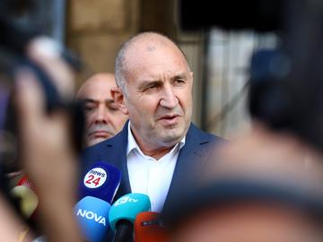 Румен Радев: Възможно е убийствата да продължат, защото олигархията губи контрол
