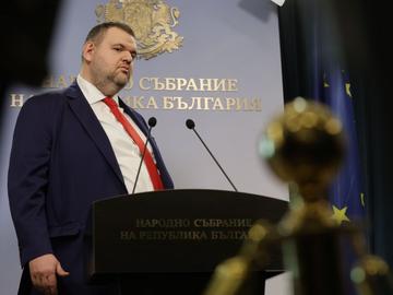 Пеевски: Президентът трябва веднага да подпише указа за външния министър