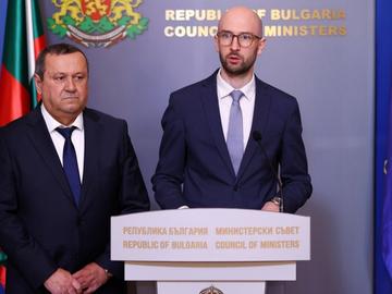 Плащат през април първите компенсации за скъпите горива