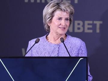 Финансов блокаж в БОК, Весела Лечева обвини старото ръководство