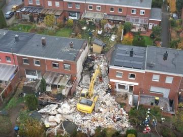 Мощна експлозия срина жилищна сграда в Германия