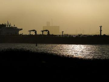 Японският товарен кораб Iron Maiden премина Ормузкия проток, като излъга, че е китайски