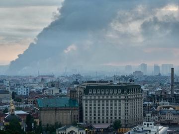 Пожар в прочутата Киево-Печорска лавра след руски въздушни удари