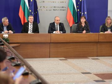 44 000 са вече заявления за гласуване в чужбина, 30 души са арестувани за изборни нарушения