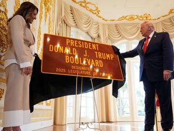 Кръстиха булеварда във Флорида до Мар-а-Лаго на Тръмп