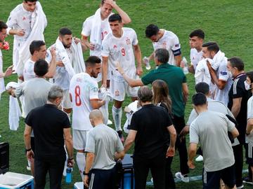 Футбол на 40 градуса: ФИФА наложи триминутни прекъсвания заради жегите на Мондиала