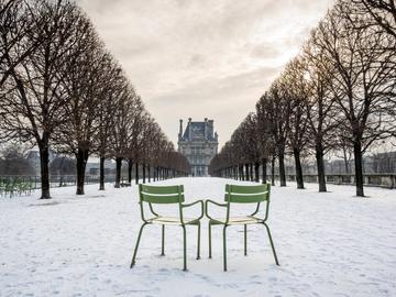 Сняг трупа в Румъния, зимата се завърна часове преди 1 май