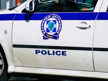 Хванаха трима гръцки пътни полицаи със 120 000 евро от рушвети