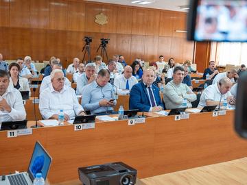 Общински съветници с предложение да получават заплата и без да ходят на сесия