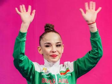 Стилияна Николова със злато на лента и сребро на бухалки в Милано