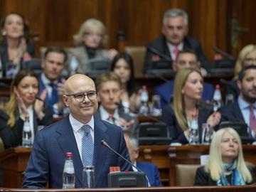 Сръбският парламент одобри новото правителство. Министрите положиха клетви