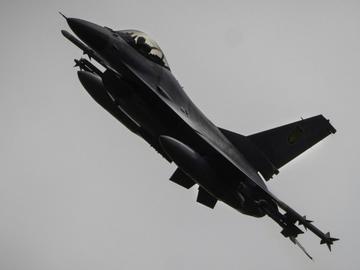 Разбилият се турски F-16 бил вдигнат заради радарна следа, засечена до границата с България