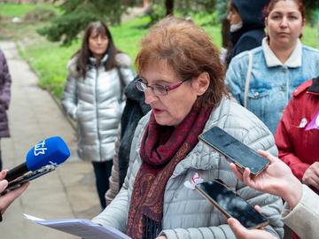 Изявление с всички искания на здравните работници прочете главната сестра на МБАЛ Румяна Желязкова