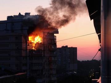 Втора нощ масирана руска атака с дронове в Киев, Украйна удари пограничната Брянска област