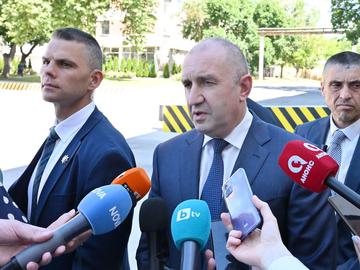 Румен Радев в Шумен: Ситуацията с бюджета е сложна, пари в хазната няма