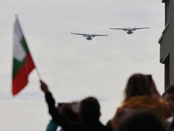 Отбелязваме Празника на авиацията и Българските военновъздушни сили