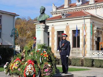 Шумен ще отбележи Деня на народните будители с церемония пред НЧ „Добри Войников“