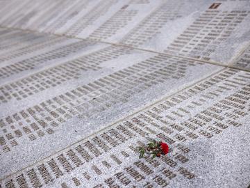 В Босна и Херцеговина днес се отбелязва 29-тата годишнина от клането в Сребреница