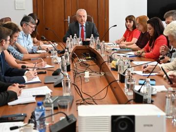 Договорено: Минималната заплата ще се изчислява по нова формула от 2027 г.