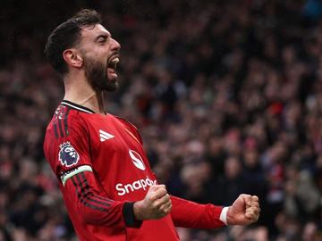 Манчестър Юнайтед набира скорост, победи и Тотнъм за четири поред