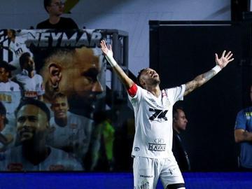 Контузеният Неймар даде тон за победа, която може да спаси Сантос