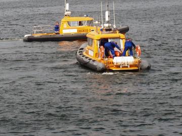 Откриха нафтено петно край мястото, където е изгубен сигналът на риболовния кораб