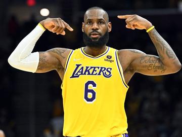 ЛеБрон Джеймс се завърна на тренировки с Лос Анджелис Лейкърс