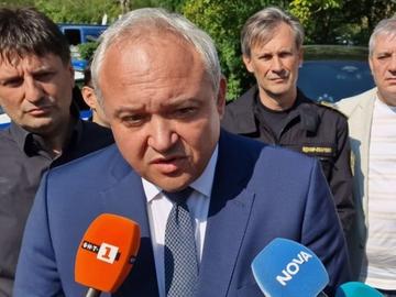 Демерджиев след новия взрив в "ЕМКО": Проверяваме всички складове за боеприпаси