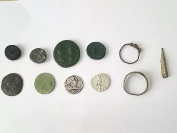 Иззеха антични предмети и металдетектор от дома 61-годишен мъж