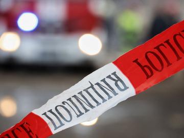 Млад мъж застреля майка си, сестра си и леля си в Бургаско, рани брат си и подпали къщата