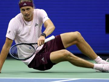 На 2 точки от отпадане: Водачът в схемата Зверев оцеля на US Open след петчасов екшън