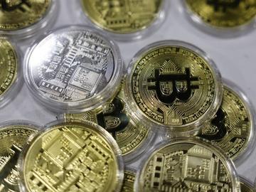 Сривът на Биткойн: Това ли ще е "смъртоносната спирала" за световната икономика