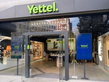 Yettel подобрява достъпността на магазините си с тактилни ленти за незрящи хора