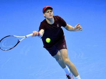 Синер не остави шанс на накуцващ канадец в Торино