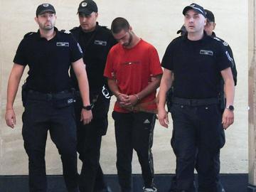 Постоянен арест за Даниел Терзиев, който засили трамвай без ватман на Румънското посолство