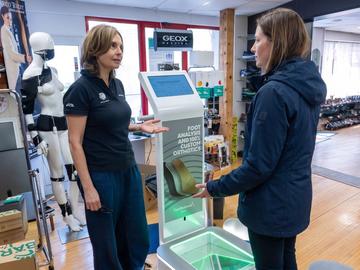 Над 60 души преминаха през безплатен анализ на ходилата в магазин КРЕБС за ден: Иновации и комфорт с FootBalance и „боси обувки“