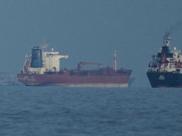 3 кораба бяха атакувани от Иран в Ормузкия проток