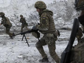 Британски разузнавачи се включиха в учение до границата с Русия