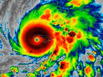 Най-силната буря в света удари Ямайка