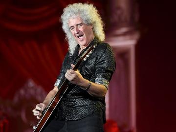 "Куин" ще пусне неиздавана коледна песен, записана през 1974 г.