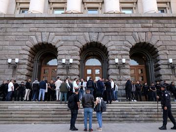 ЦИК се събира на извънредно заседание заради напрежението между двете крила в ДПС