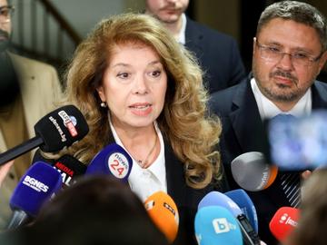 Йотова: Не искам чужди знамена по улиците, ще направим България гарант за сигурността на целия континент