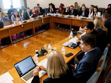 ПБ не отстъпи за временните комисии, опозицията ще може да предлага само обединена
