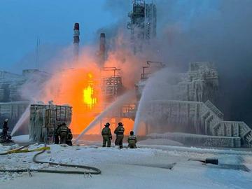 Човешки щитове обграждат инфраструктурни съоръжения и мостове в Иран