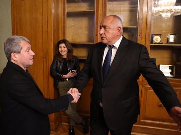 "Наплашиха хората за глупости": Реакцията на властта