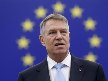 Румънският президент Клаус Йоханис съобщи, че се включва в надпреварата за генерален секретар на НАТО