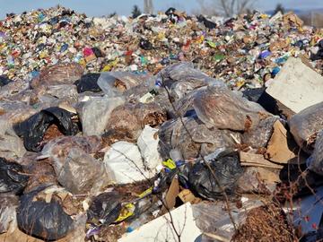 Намериха тяло на новородено бебе на сметище в Сливен