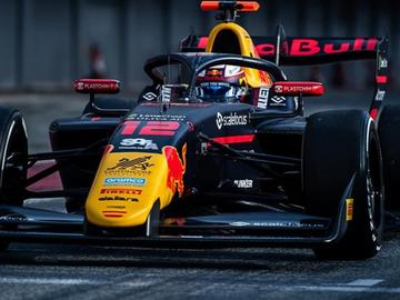 Цолов бе на секунди от подиума при дебюта си във Формула 2