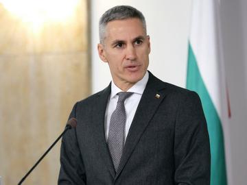 Служебният премиер обеща помощ по 20 евро месечно заради поскъпването на горивата